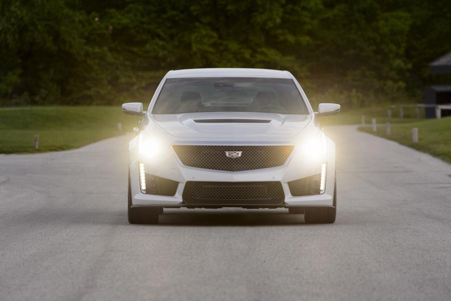  Cadillac CTS-V 2016 года  (NA) (фото 17 из 34)